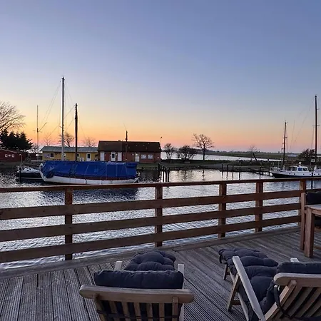 Apartamento Piratenschatz - Design-wohnung Mit Privaten Spa, Kamin, Meerblick & Gym Fehmarn
